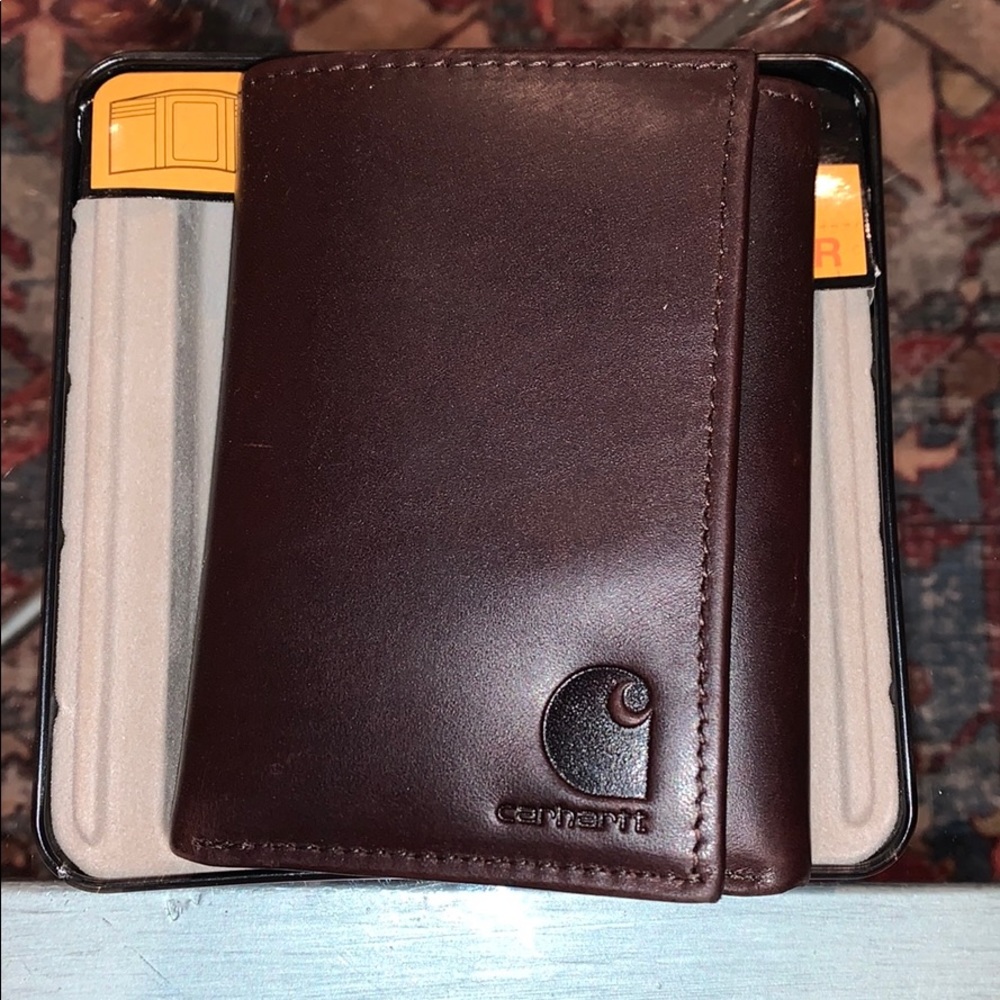 Oil tan trifold carhartt wallet